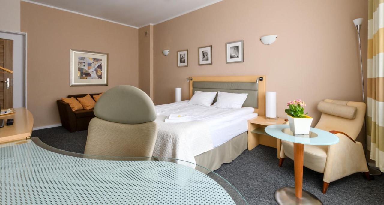 404 Rooms Wilanowska Warsaw Exterior photo