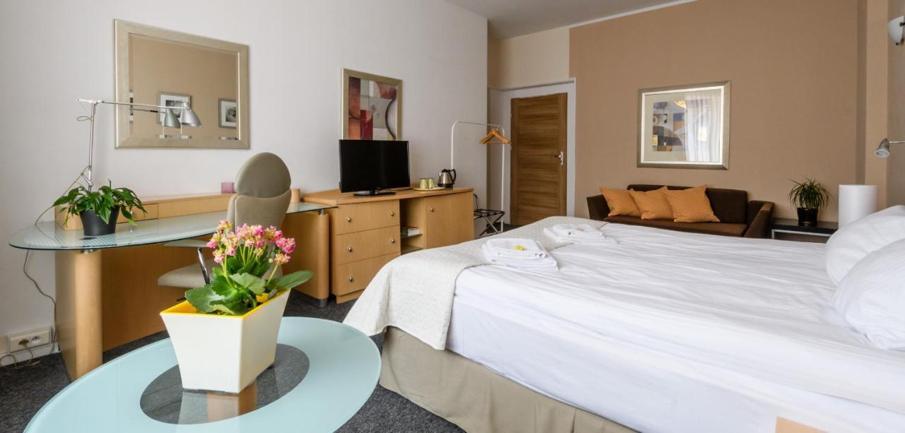 404 Rooms Wilanowska Warsaw Exterior photo