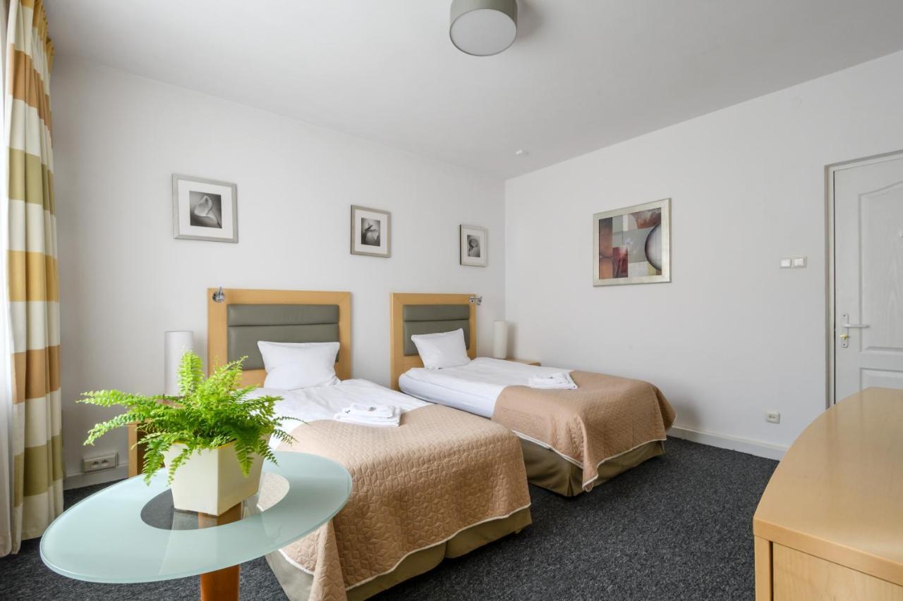 404 Rooms Wilanowska Warsaw Exterior photo