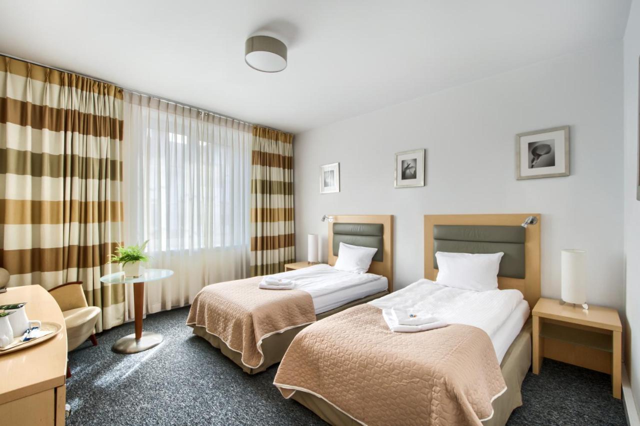404 Rooms Wilanowska Warsaw Exterior photo