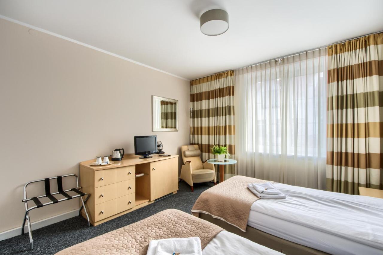 404 Rooms Wilanowska Warsaw Exterior photo
